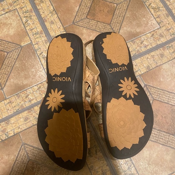 Vionic women sandals - Picture 3 of 3